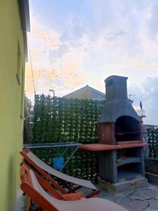 Studio Apartman Barbeta Grebastica Exterior photo